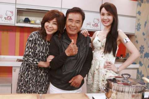 Phiên bản "Vi Tiểu Bảo" ngoài đời thực khốn khổ vì nuôi 6 bà vợ - 3