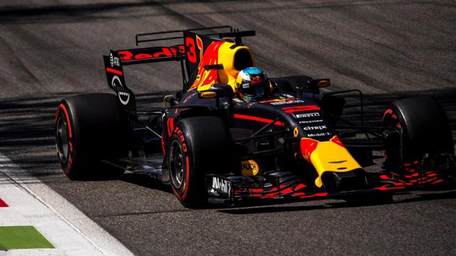 Đua xe F1, Italian GP: &#34;Mũi tên bạc&#34; bay vút, cho đối thủ &#34;hít khói&#34; - 3