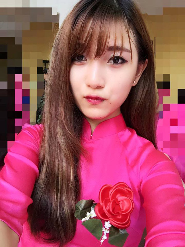 Nhắc đến danh xưng "cô giáo hot girl", Ngân khiêm tốn: "Thật ra ảnh ảo vậy thôi chứ ngoài đời mình cũng bình thường".&nbsp;