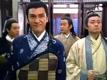 Phục trang nghèo nàn khó tin của phim TVB - 4