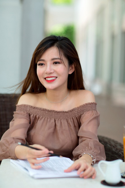 MC Tú Linh: Lần đầu kể về chuyện được mất khi làm MC bóng đá - 1