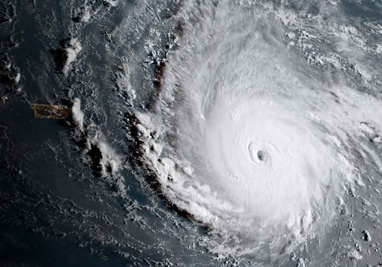 Siêu bão “quái vật” khiến hòn đảo Caribe không sống nổi - 1