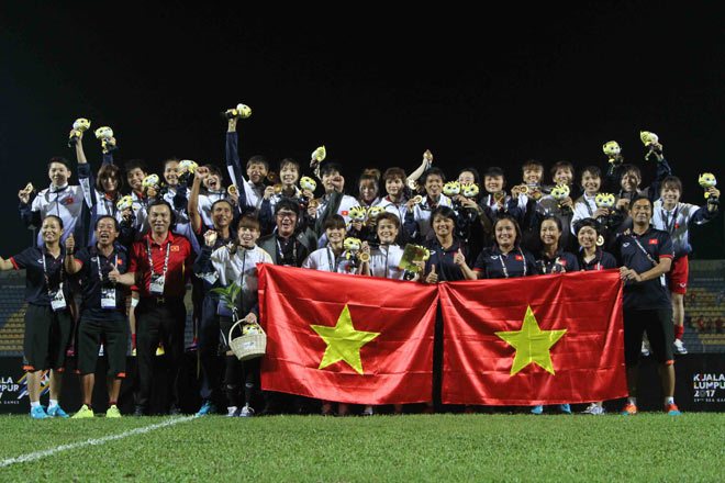 Sự thật vụ cầu thủ nữ VN mang thai vẫn đá SEA Games 29 giành HCV - 2