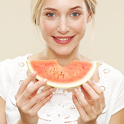 Top 10 thực phẩm “càng ăn uống càng trẻ ra” - 2