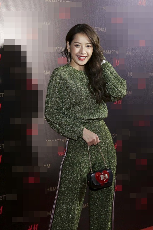 Angela Phương Trinh lấn át dàn sao bự với váy "sao trời" - 3