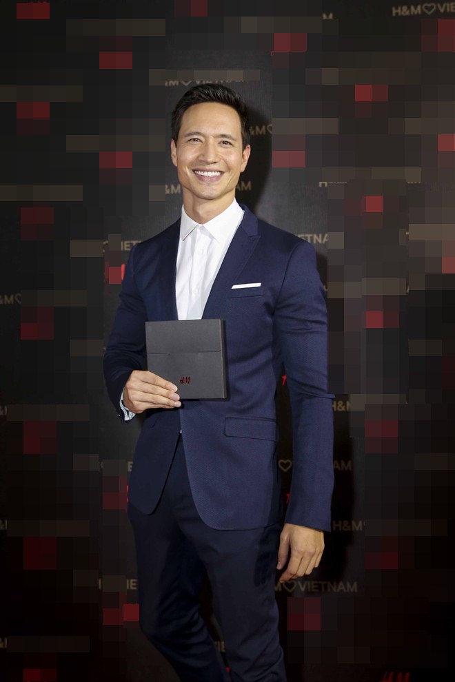 Angela Phương Trinh lấn át dàn sao bự với váy "sao trời" - 9