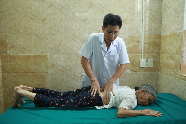 Thực hư cách cấy chỉ hỗ trợ điều trị bệnh xương khớp hiện nay - 2