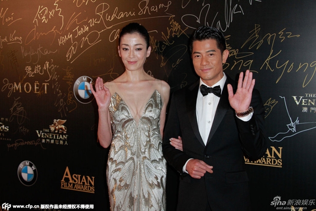 Miyazawa và Quách Phú Thành tại LHP Châu Á lần thứ 9. Nữ diễn viên được nhiều đạo diễn Trung Quốc “để ý” và mời đóng phim.