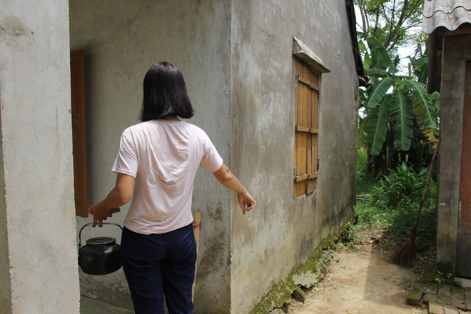 Tin mới nhất vụ nam thanh niên kéo hàng xóm ra bãi ngô làm nhục, đánh đập - 1