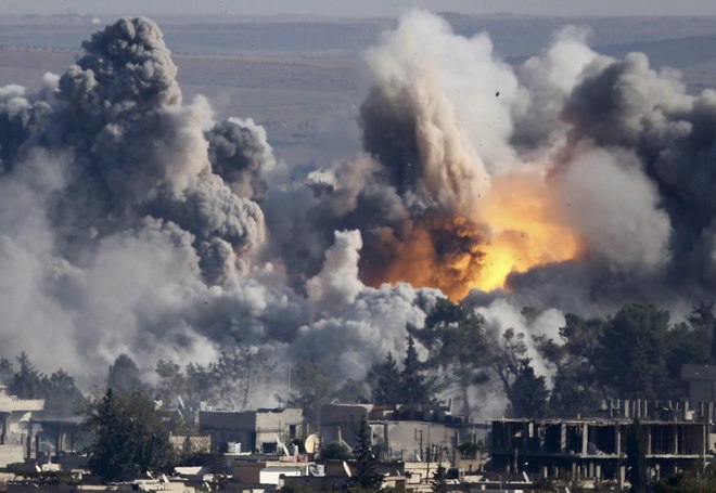 Chuyên gia vũ khí IS bị máy bay ném bom tiêu diệt - 1