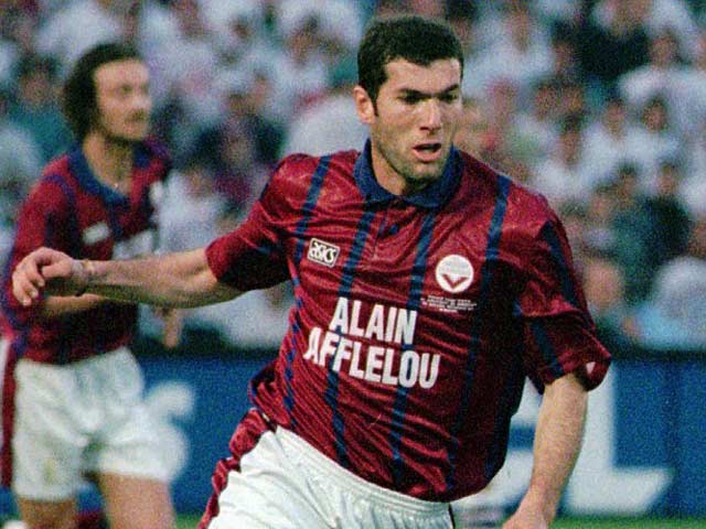 MU - Sir Alex và ”bom tấn” Zidane: Bí mật chôn giấu 2 thập kỷ