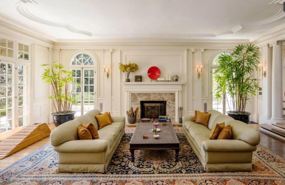 Có gì trong dinh thự sang trọng trị giá 565 tỷ của Angelina Jolie? - 10