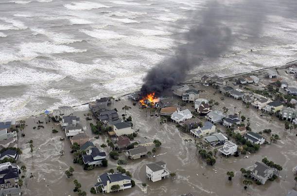 Rùng mình với 10 cơn bão tàn khốc nhất trong lịch sử nước Mỹ - 4