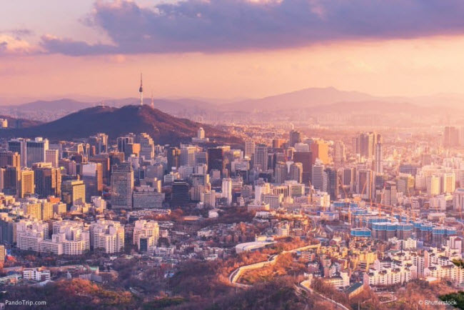 Các thành phố: Chuyến du lịch tới Hàn Quốc sẽ không trọn vẹn nếu du khách chưa đặt chân đến thủ đô Seoul (ảnh). Cách thuận tiện nhất để tham quan thành phố này là sử dụng xe bus với giá rất rẻ.