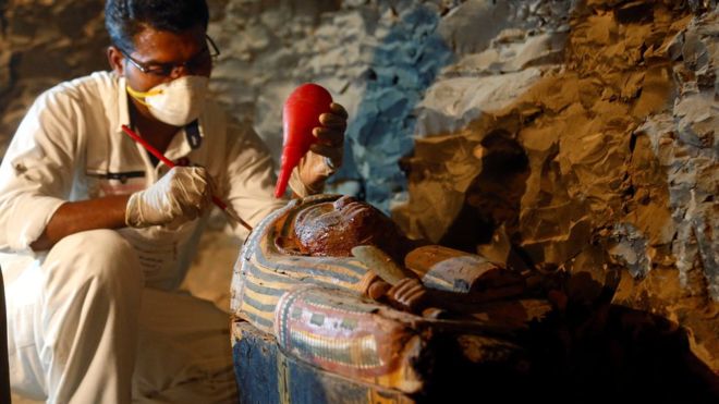 Phát hiện mộ Ai Cập 3.500 năm chứa đầy xác ướp, trang sức - 1