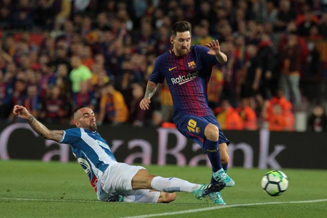 Barca thắng &#34;bàn tay nhỏ&#34;: Ma thuật Messi, hào quang hé mở - 1