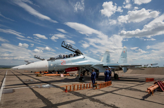 11 hình ảnh ấn tượng về chiến đấu cơ Su-30SM mới nhất của Nga - 1