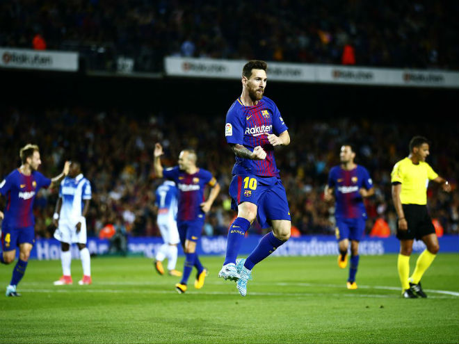 Barca thăng hoa: Nhờ Messi hay trọng tài &#34;dìm&#34; Real Madrid? - 1
