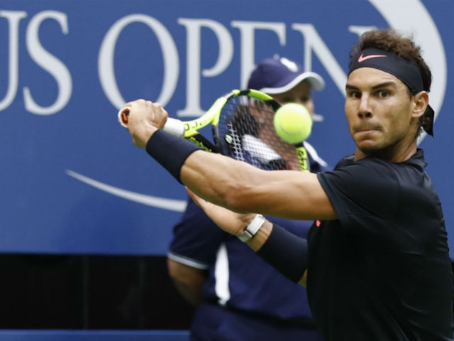 Clip hot US Open: Nadal trả giao bóng trái tay ảo diệu, cả sân chết lặng