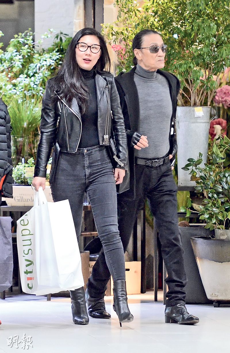 Ca sĩ "Người đến từ Triều Châu" hẹn hò gái trẻ kém 43 tuổi "chưa là gì" với nhiều sao - 4