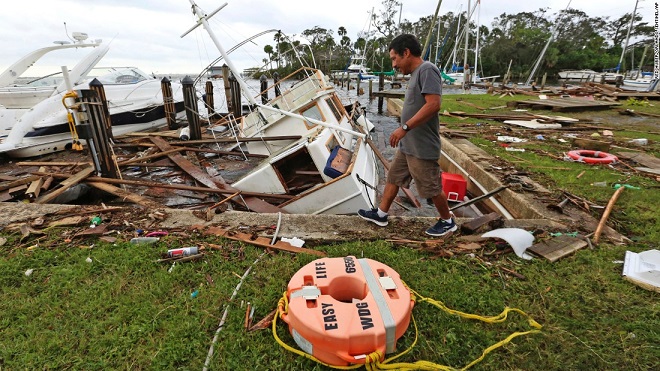 Florida tan hoang xơ xác sau khi siêu bão Irma càn quét - 2