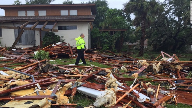 Florida tan hoang xơ xác sau khi siêu bão Irma càn quét - 8