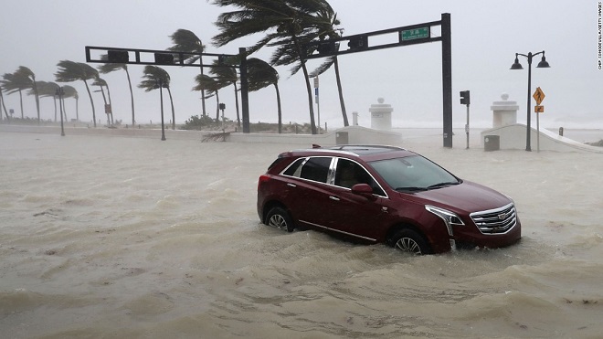 Florida tan hoang xơ xác sau khi siêu bão Irma càn quét - 10