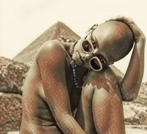 Mẫu nữ xinh đẹp bị bắt vì "làm bậy" bên kim tự tháp Ai Cập - 4