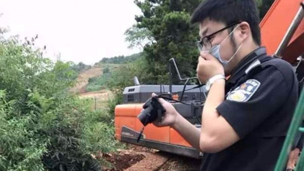 Trung Quốc phát hiện 300 tấn lợn chết bốc mùi nồng nặc suốt 4 năm - 1