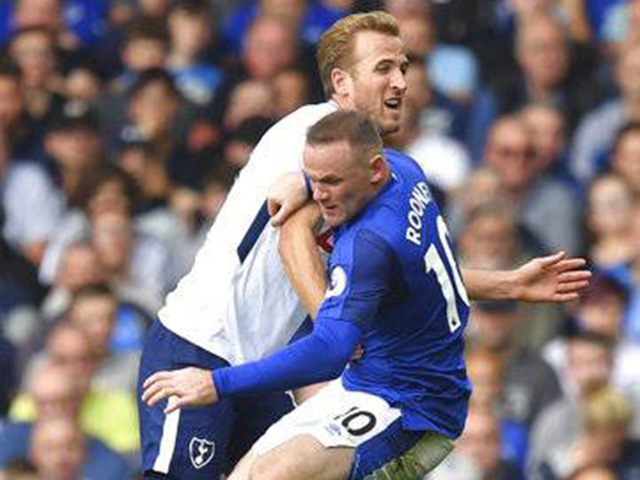 Bàn thắng đẹp Ngoại hạng Anh vòng 4: Siêu phẩm ”lá vàng rơi” hạ gục Rooney