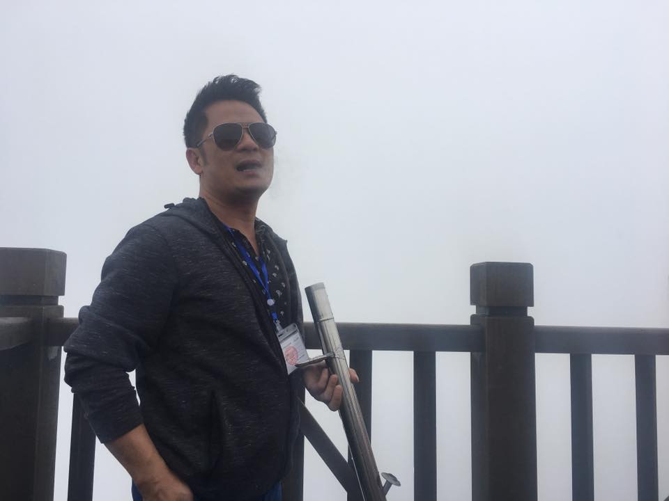 Sao Việt 13/9: Bằng Kiều mang điếu cày lên đỉnh Fansipan - 1