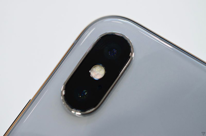 Video: Trên tay iPhone X đẹp khó cưỡng - 3