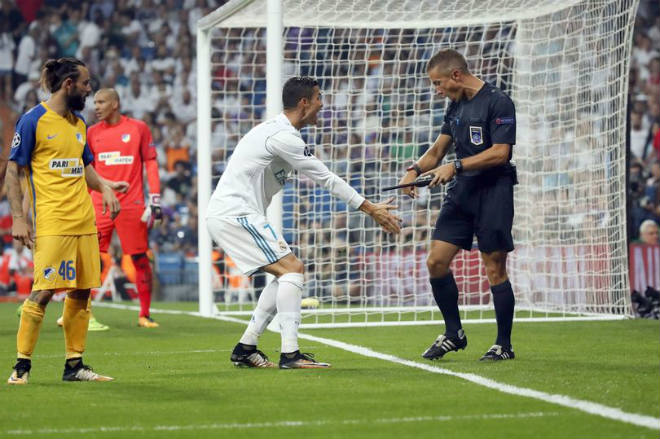 Ronaldo chói sáng ngày trở lại, cứu rỗi Real Madrid - 9