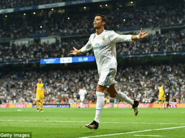 Ronaldo chói sáng ngày trở lại, cứu rỗi Real Madrid
