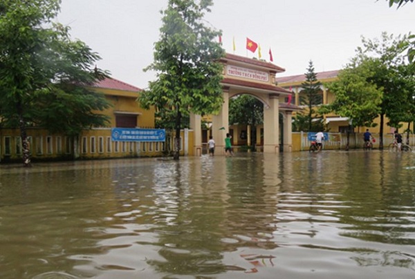 Quảng Bình: Chủ động cho học sinh nghỉ học để phòng tránh bão số 10 - 1