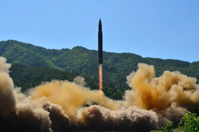 Triều Tiên bắn tên lửa bay xa chưa từng thấy qua Nhật Bản - 1
