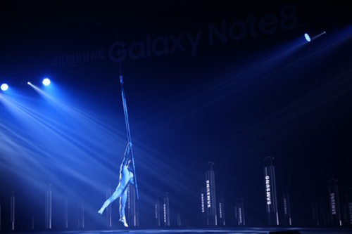 Những khoảnh khắc ấn tượng tại lễ ra mắt Galaxy Note8 ở Việt Nam - 1