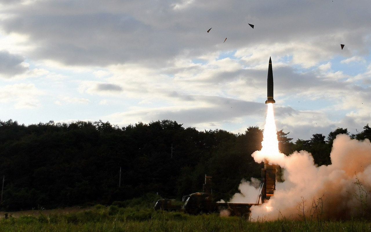 HQ tung video phóng hai tên lửa sát biên giới Triều Tiên - 1