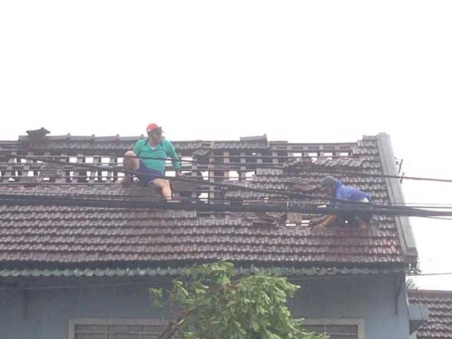 Nhìn lại sức tàn phá khủng khiếp của bão số 10 khi đổ bộ miền Trung - 8