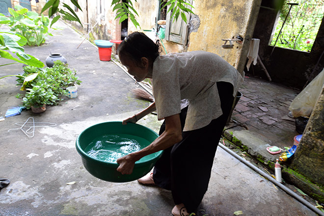 Ngôi làng hoang phế của những phận người “sống để chờ chết” - 10