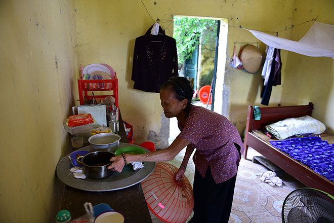 Ngôi làng hoang phế của những phận người “sống để chờ chết” - 5