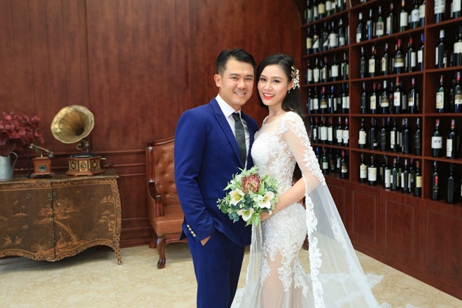 Sau 2 năm, Vân Quang Long khoe ảnh cưới vợ hai kém 10 tuổi - 1