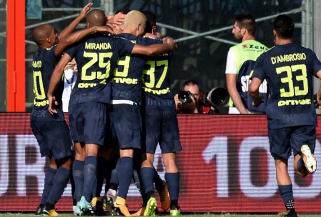 Crotone - Inter Milan: &#34;Tí hon&#34; đe dọa thành tích 100% - 1