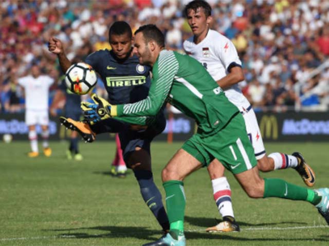 Crotone - Inter Milan: ”Tí hon” đe dọa thành tích 100%