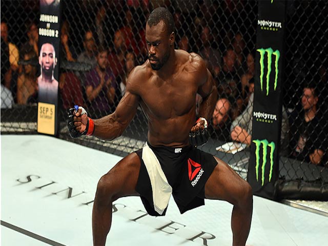 UFC: Bé bị bắt nạt, lớn đấm đối thủ “tối tăm mặt mũi”