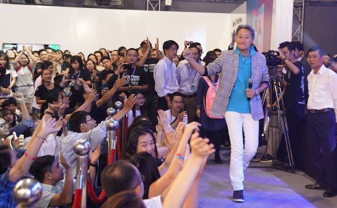 Nhân vật quyền lực nhất của Sony toàn cầu bất ngờ xuất hiện ở TP.HCM - 6