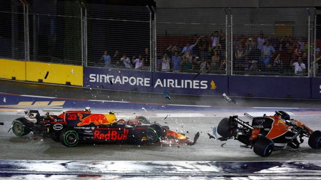 Đua xe F1, Singapore GP: “Ngựa chiến” tự sát, “Mũi tên bạc&#34; chạm vinh quang - 1