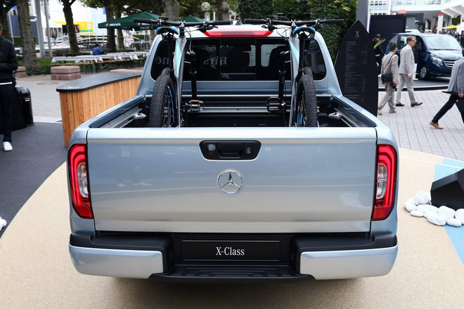 Mercedes X-Class được bán với giá từ 978 triệu đồng - 3