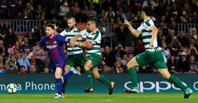 Messi 9 bàn/5 trận: Báo chí thế giới choáng váng, gọi là &#34;vị Thần&#34; ở Barca - 1