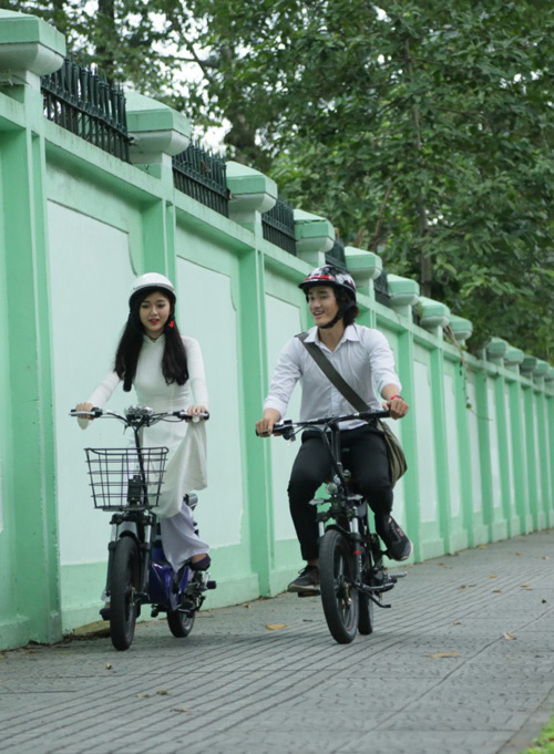Teen với văn hóa giao thông khi đi xe đạp điện - 1